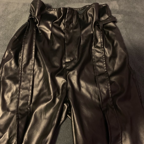 Great price for black pants - Picture 3 of 6